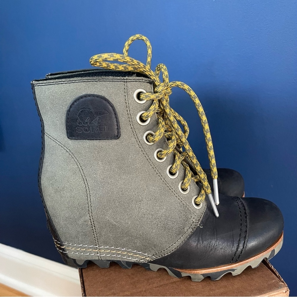 Sorel PDX Waterproof Lace-Up Wedge Boots 6.5 - Picture 3 of 5
